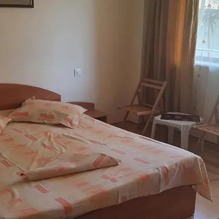 מלון Raduinea 3*