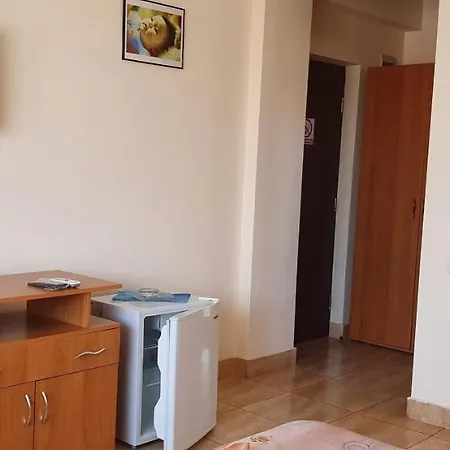 Raduinea 3* אפורי נורד