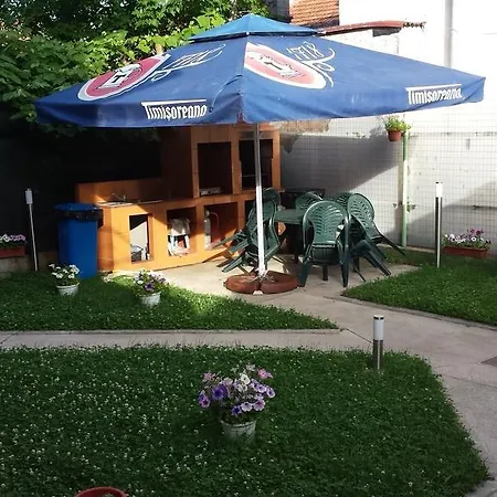 מלון Raduinea אפורי נורד