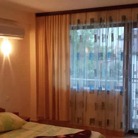 מלון Raduinea אפורי נורד